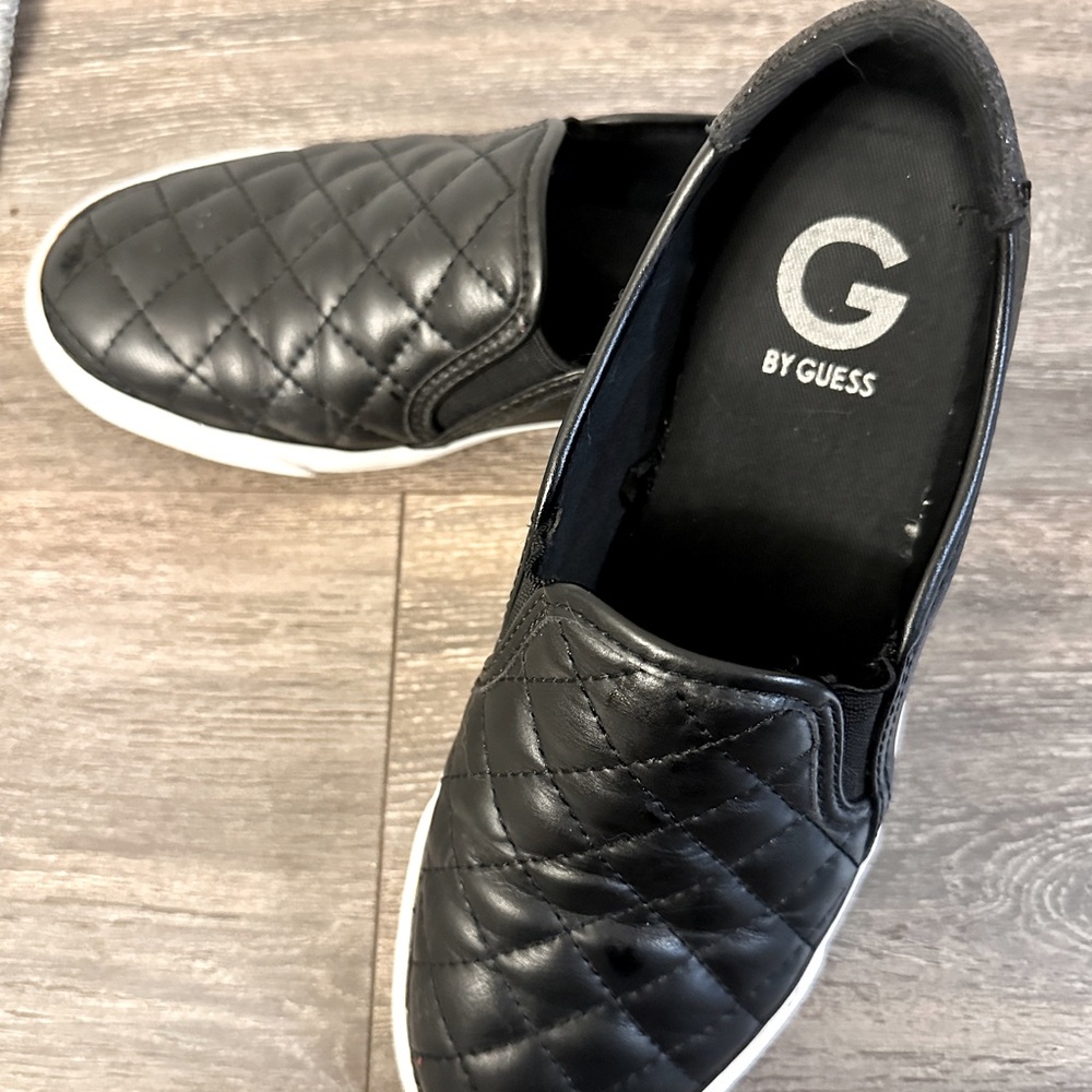 Black Guess Sneakers